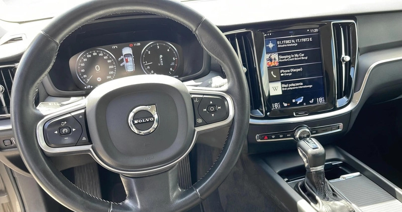 Volvo V60 cena 79900 przebieg: 181249, rok produkcji 2019 z Wałcz małe 379